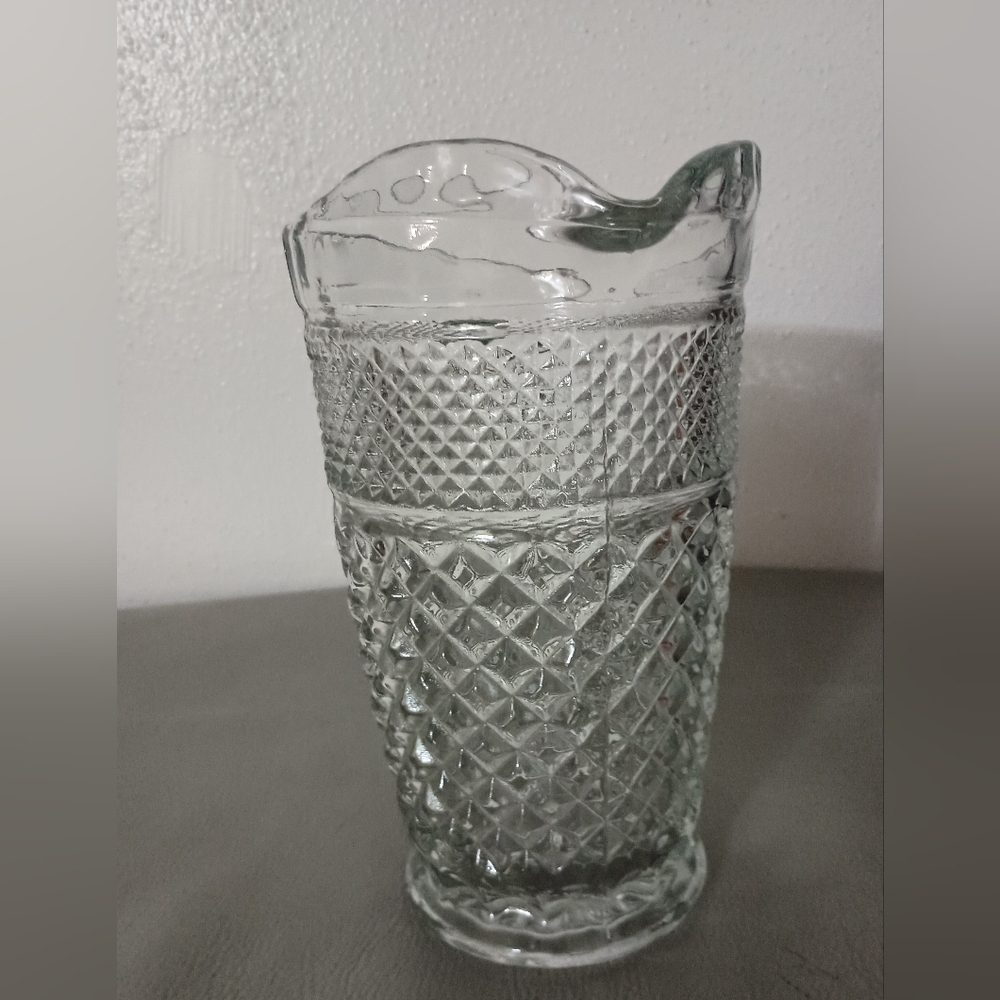 Elegant Clear Glass Pitcher - Picture 2 of 9